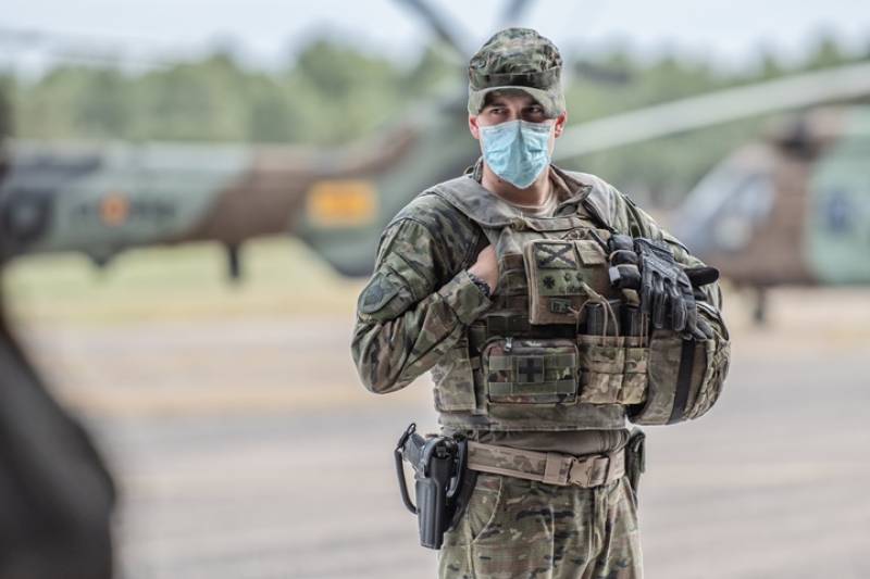 En total, aproximadamente 800 militares han participado En total, aproximadamente 800 militares han participado