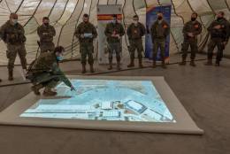 Las maniobras han consistido en una operaci�n de asalto a�reo, liderada por la Brigada �Almog�vares� VI de Paracaidistas y con apoyo de las Fuerzas Aerom�viles del Ej�rcito de Tierra (FAMET), el Mando de Operaciones Especiales, el Mando de Tropas de Monta�a y el Regimiento de Operaciones de Informaci�n n� 1, entre otras unidades.