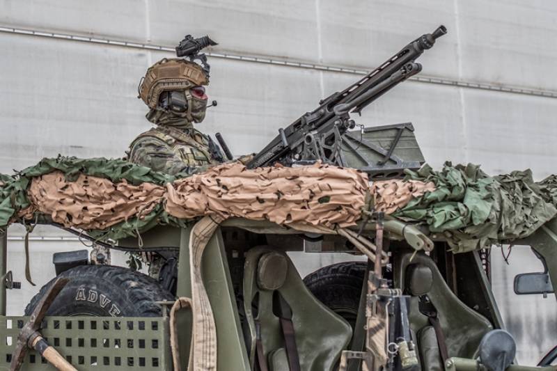 La realización de este ejercicio, se trataba de una compleja misión que buscaba capturar o eliminar al líder de una célula terrorista simulada al efecto. La realización de este ejercicio, se trataba de una compleja misión que buscaba capturar o eliminar al líder de una célula terrorista simulada al efecto.