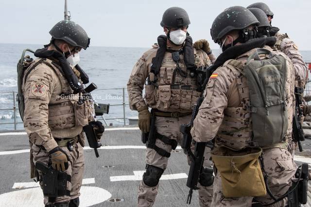 La fuerza de protección del TERNOR de la Armada será la encargada de dar seguridad a bordo del buque objetivo. La fuerza de protección del TERNOR de la Armada será la encargada de dar seguridad a bordo del buque objetivo.