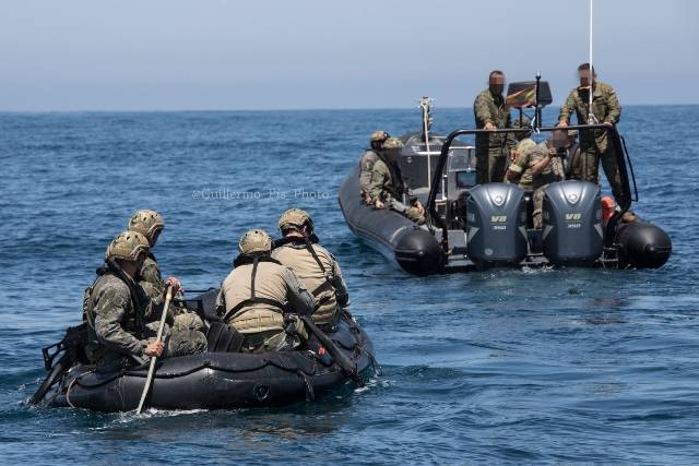 Para las pr�cticas de "craft-casting"  fueron utilizadas embarcaciones tipo IBS (Integrated Bridge Sistem) y Kayaks.