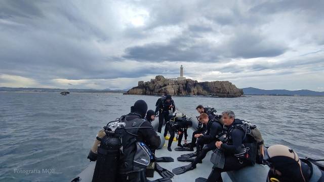 Las pr�cticas de buceo fueron llevadas a cabo en las inmediaciones de la Isla de Mouro. No quiero despedir esta galer�a sin agradecer al personal del MOE por el fant�stico trato recibido a lo largo de esta  inolvidable jornada. Sin duda, toda una experiencia. (Texto y fotos: Guillermo_Pis_PHOTO)