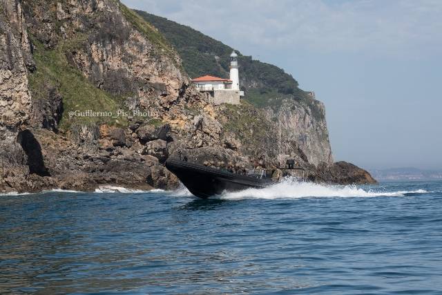 En estas navegaciones de instrucci�n en aguas abiertas, ambas embarcaciones costearon desde San Vicente de la Barquera hasta Castro Urdiales.