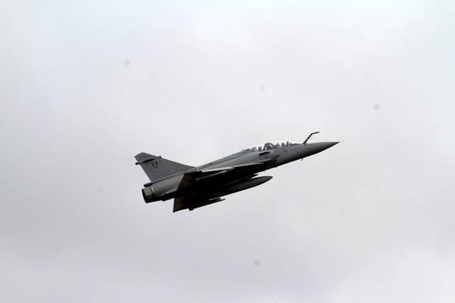 Los Mirage 2000P/DP y KAI KT-1P de la Fuerza Aérea se encargaron, de manera simulada, de obtener la superioridad aérea en el área de operaciones y de brindar Apoyo Aéreo Táctico (CAS) a la Fuerza Multinacional de Desembarco. Los Mirage 2000P/DP y KAI KT-1P de la Fuerza Aérea se encargaron, de manera simulada, de obtener la superioridad aérea en el área de operaciones y de brindar Apoyo Aéreo Táctico (CAS) a la Fuerza Multinacional de Desembarco.