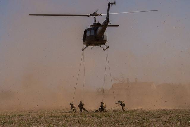 Tal cual la tendencia del momento el FAST ROPE a full