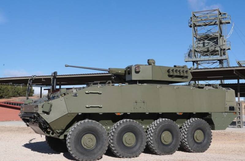 Vista lateral del VCR 8x8 "Dragón", equipado con la torre Escribano Guardian 30. Vista lateral del VCR 8x8 "Dragón", equipado con la torre Escribano Guardian 30.