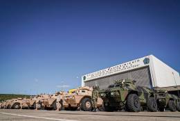 Los ASV cuentan con tecnolog�a, desempe�o, interoperabilidad, poder de fuego y alta movilidad para el reconocimiento en terrenos dif�ciles y extensos, en menor tiempo; adem�s tienen capacidad blindada para garantizar la protecci�n de nuestros hombres. 