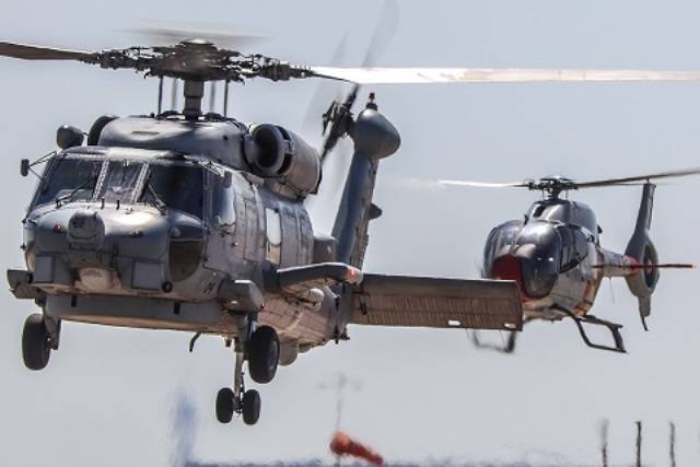 Se pudieron ver helicópteros tanto de la Armada (en primer plano un SH-60B), como del Ejército del Aire, detrás se ve un Airbus Helicopters H120.