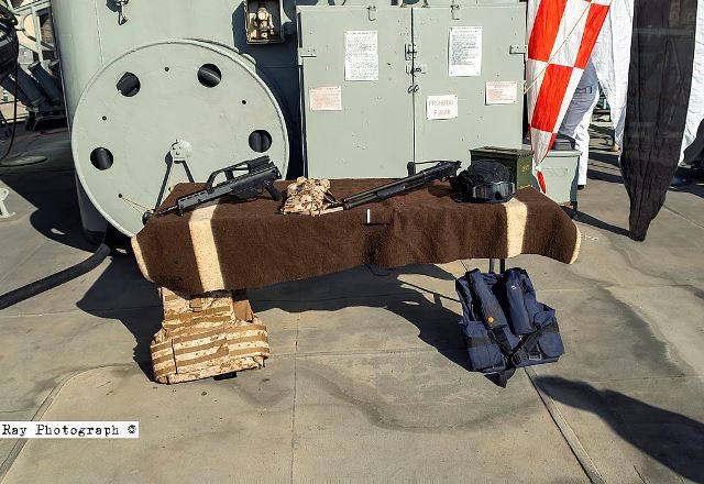 Material mostrado por el personal del patrullero (Ray Photograph) Material mostrado por el personal del patrullero (Ray Photograph)