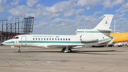 El Dassault Aviation Falcon-7X de la Fuerza A�rea de Nigeria en el aeropuerto de Barajas.  (foto Rub�n Galindo)