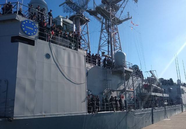 Fragata Canarias de la Armada