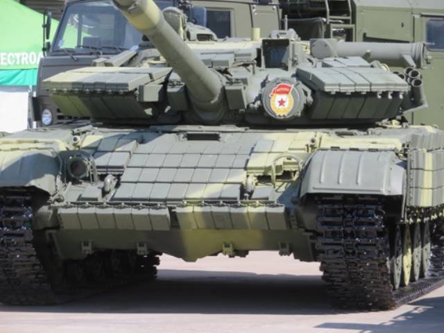 Los carros de combate rusos tienen un imponente aspecto y se suponía que eran ágiles y estaban bien protegidos, aunque los hechos acaecidos en las últimas semanas están demostrando lo contrario (foto Octavio Díez Cámara).