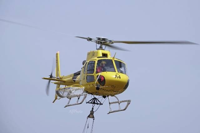 AS350B3 Ecureuil "Aguila 4"  Desplazado desde la Base de Hoyos,Caceres.