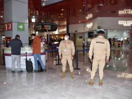 Militares en el Aeropuerto Internacional de la Ciudad de M�xico