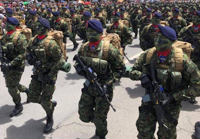 Desfile militar del 20 de Julio en  Colombia