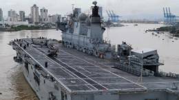 Nav�o Aer�dromo Multiprop�sito (NAM) A- 140 Atl�ntico de la Marina de Brasil.