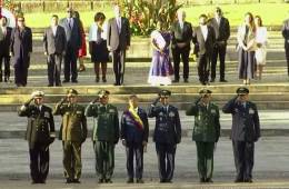 Gustavo Petro, nuevo presidente de Colombia junto a su cpula militar.
