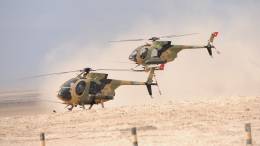 Helicpteros MD-530FF del Ejrcito de Chile  operando en el desierto.