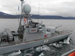 Los canales fueguinos son el marco habitual de este tipo de buques.