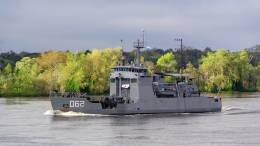 Nav�o multiprop�sito de apoyo fluvial y balizamiento.