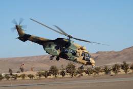 Despegue del Helicoptero AS-532 ALE �Cougar� desde el Aer�dromo el Buitre (foto: Web del Ej�rcito de Chile)