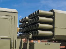 Tubos lanzacohetes del sistema Teruel, ahora pieza de museo (Ejrcito de Tierra)