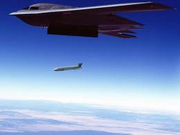 La integracin del misil JASSM en los bombarderos B-2 es un signo inequvoco de que se mantendrn activos bastantes aos. (Lockheed Martin)
