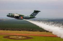 Embraer KC-390 certificado como  avin apagafuegos