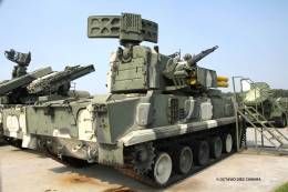 El Tunguska ruso fue especialmente novedoso al ser el primero en incorporar caones y misiles en la defensa antiarea de unidades mecanizadas y acorazadas.  (Octavio Dez Cmara)