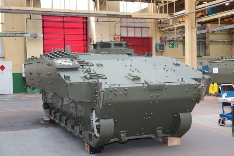 Barcaza de blindado de Cadenas Ajax en la planta de Trubia (Ministerio de Defensa) Barcaza de blindado de Cadenas Ajax en la planta de Trubia (Ministerio de Defensa)