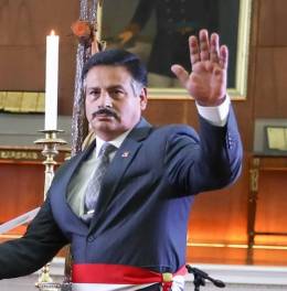 Daniel Barrag�n Coloma, nuevo Ministro de Defensa del Per�