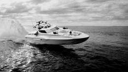 Espectacular dise�o de la K50 Kraken con lanzadores escamoteables de misiles a los lados, torre de 30 mm. y Miniguns (KTG)