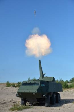 El mortero NEMO abriendo fuego desde el 6x6 (Fernando Aguirre)