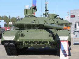 Las l�neas del carro de combate T-90 son avanzadas y sus detalles t�cnicos tambi�n. (Octavio D�ez C�mara)