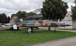El F-5E �Tiger� II que podemos ver en el museo de Cracovia. (foto Julio Ma�z)