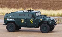 El VAMTAC ST5 de la UEI, que abrir� el paso de los medios de ruedas de la Guardia Civil. (foto Julio Ma�z)