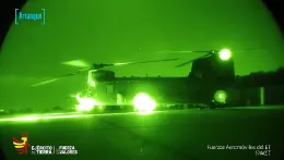 Vista del Chinook HT-17 modelo F con unas gafas de visi�n nocturna. Foto: Ej�rcito de Tierra espa�ol