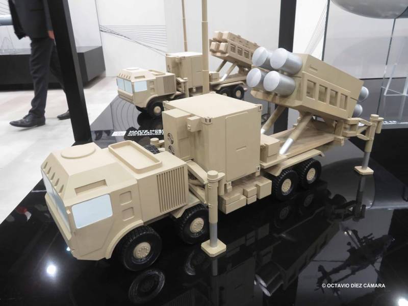 MBDA ha presentado en Paris varias maquetas con sistemas de misiles antibuque lanzables desde puntos costeros. (Octavio Díez Cámara) MBDA ha presentado en Paris varias maquetas con sistemas de misiles antibuque lanzables desde puntos costeros. (Octavio Díez Cámara)