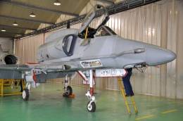 A-4AR C-911 de la Fuerza A�rea Argentina en pleno proceso de una inspecci�n menor de 250 h.