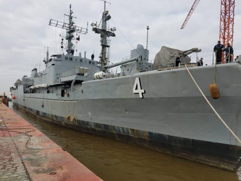 ROU Artigas de la Armada Uruguaya