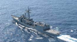 Fragata F-82 Victoria donde se aprecia la estructura de babor que se replicar en estribor (Armada)