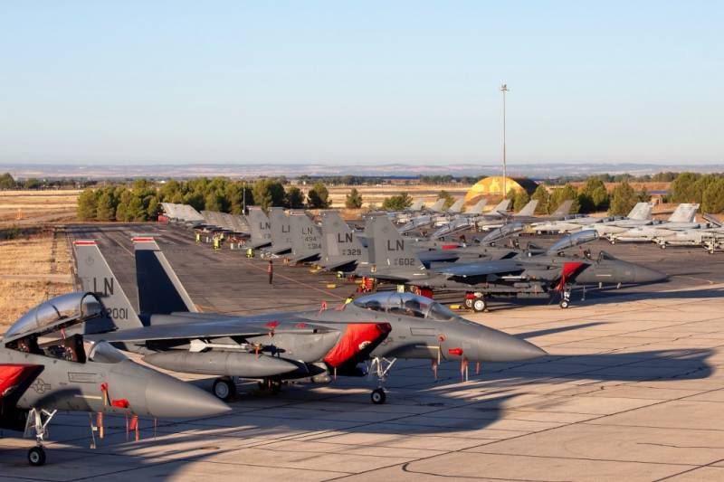 Ya vuelan los cazas en el último curso del año del TLP Ya vuelan los cazas en el último curso del año del TLP