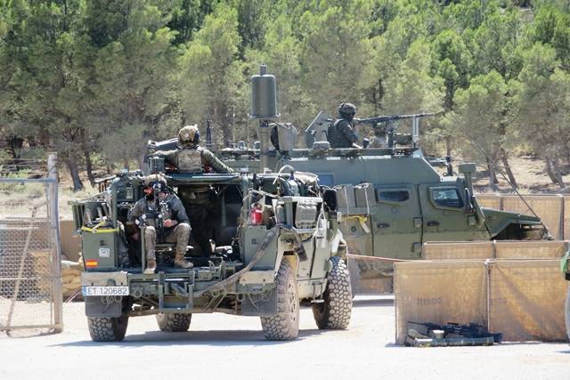 Los medios del REW-31 se han hecho especialmente comunes en todos aquellos adiestramientos más dinámicos del Mando de Operaciones Especiales (foto Octavio Díez Cámara). Los medios del REW-31 se han hecho especialmente comunes en todos aquellos adiestramientos más dinámicos del Mando de Operaciones Especiales (foto Octavio Díez Cámara).