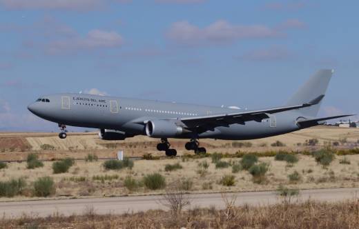 El Airbus A330 que efectuó el traslado del presidente y sus ministros a Castellón. (foto defensa.com)