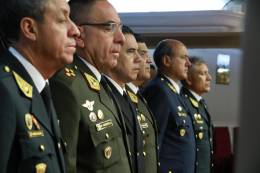 El Jefe del Comando Conjunto de las Fuerzas Armadas, los Comandantes Generales del Ejercito, Marina  de Guerra  y    Fuerza Area, y el Alto Mando Policial en el Congreso de la Republica del Per