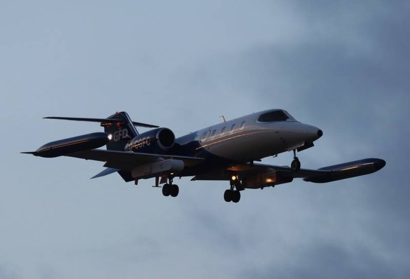 �El Ministerio de Defensa de Alemania aport� un aparato de guerra electr�nica Gates Learjet 35 de la empresa GFD.