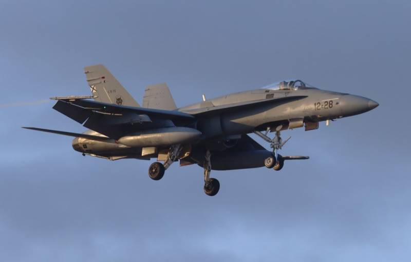 Los veteranos EF-18M del Ej�rcito del Aire y del Espacio, en este caso del Ala 12, participaron en el bando Red.