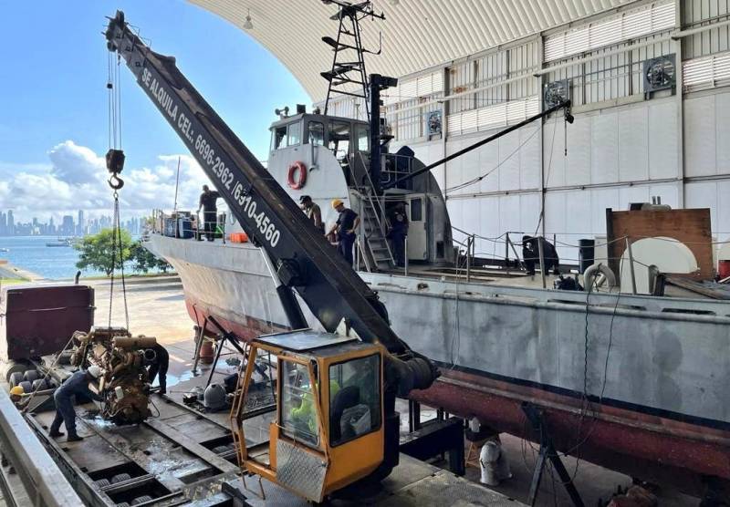 Personal técnico de la Dirección Nacional de Mantenimiento Naval realiza mantenimiento correctivo en el sistema de propulsión del patrullero P-204 “3 de Noviembre”. (Foto: Servicio Nacional Aeronaval) Personal técnico de la Dirección Nacional de Mantenimiento Naval realiza mantenimiento correctivo en el sistema de propulsión del patrullero P-204 “3 de Noviembre”. (Foto: Servicio Nacional Aeronaval)