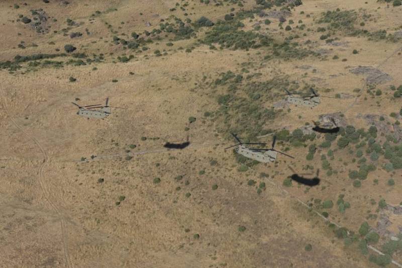 Los tres primeros Chinook CH-47F modernizados (Ejército de Tierra) Los tres primeros Chinook CH-47F modernizados (Ejército de Tierra)