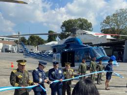 Ceremonia de entrega de los Subaru Bell 412EPX a Guatemala.